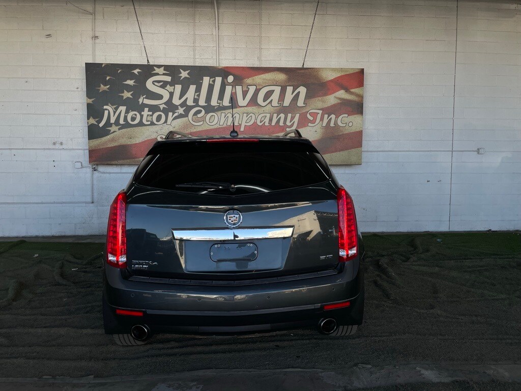 2016 Cadillac SRX Luxury photo 2