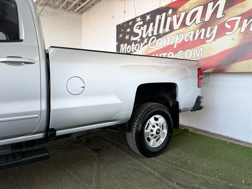 2018 Chevrolet Silverado 2500HD LT photo 3