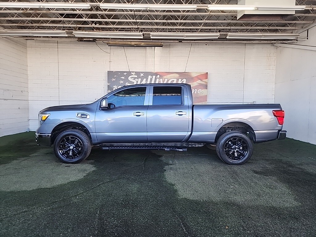 2016 Nissan Titan SV photo 2