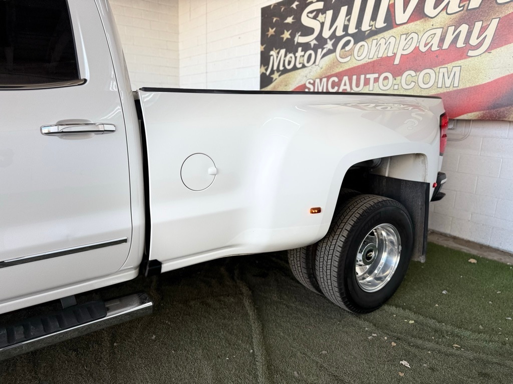 2018 Chevrolet Silverado 3500HD High Country photo 3