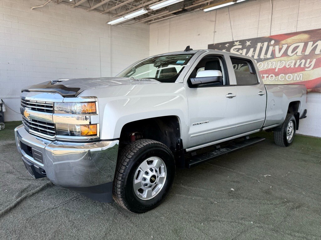 2018 Chevrolet Silverado 2500HD LT photo 4