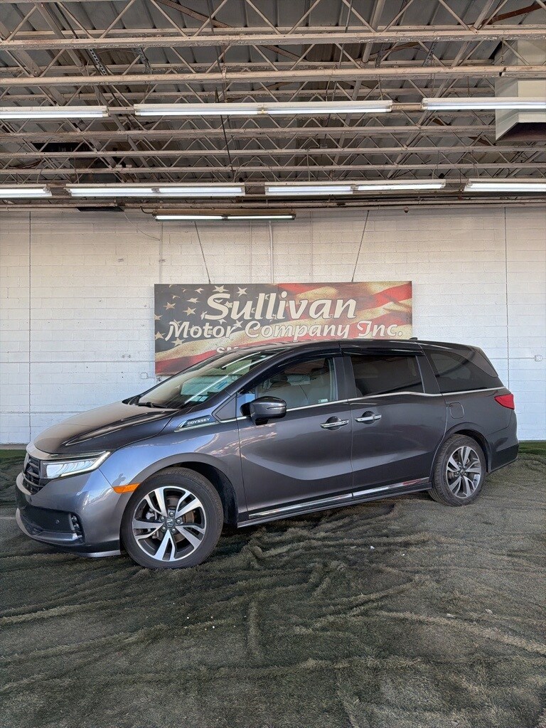 2022 Honda Odyssey Touring photo 3