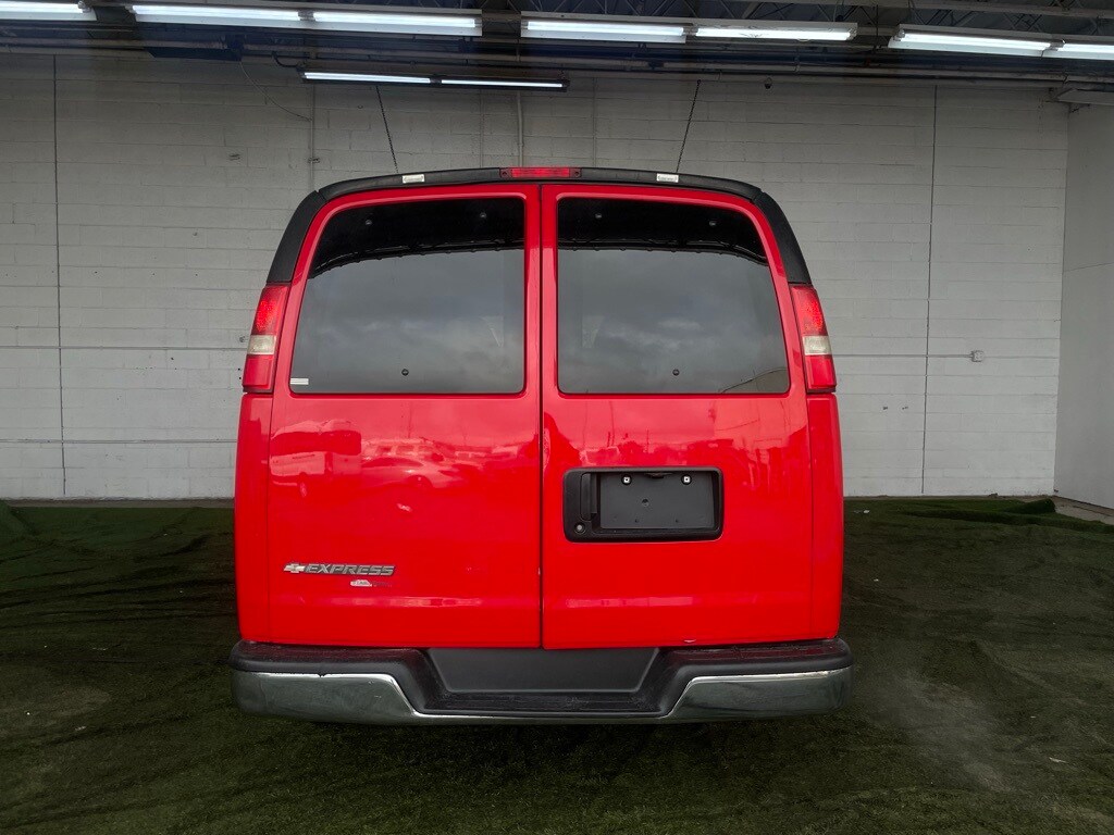 2015 Chevrolet Express 3500 LS Passenger Van photo 2
