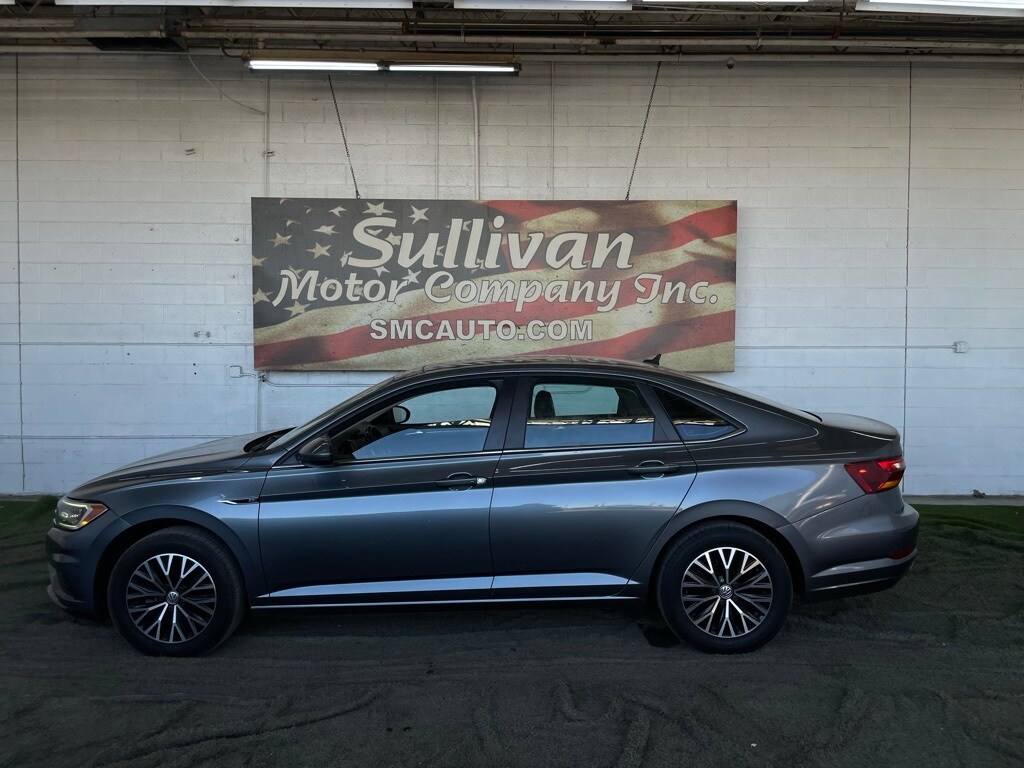 2019 Volkswagen Jetta SEL photo 2