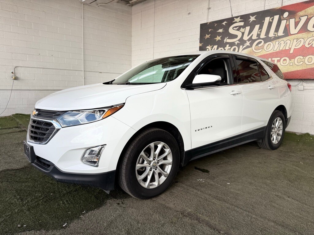 2018 Chevrolet Equinox LT photo 3