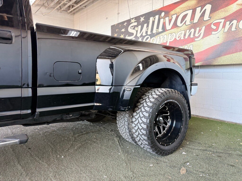2017 Ford F-350 XLT photo 2