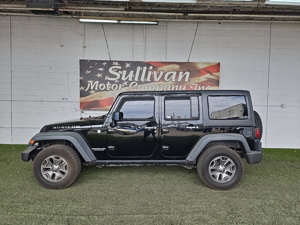 2015 Jeep Wrangler Unlimited Rubicon photo 2