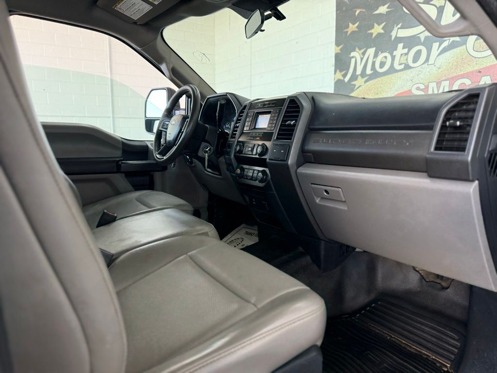 2020 Ford F-350 Super Duty Chassis Cab XL - Photo 36