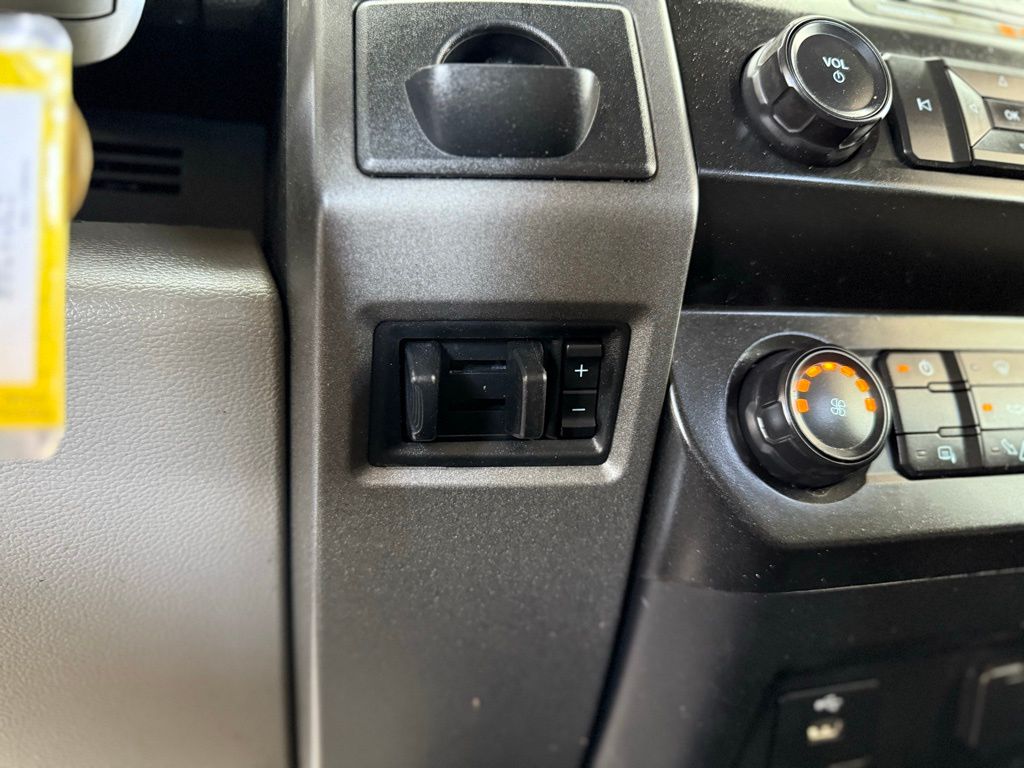 2020 Ford F-350 Super Duty Chassis Cab XL - Photo 31
