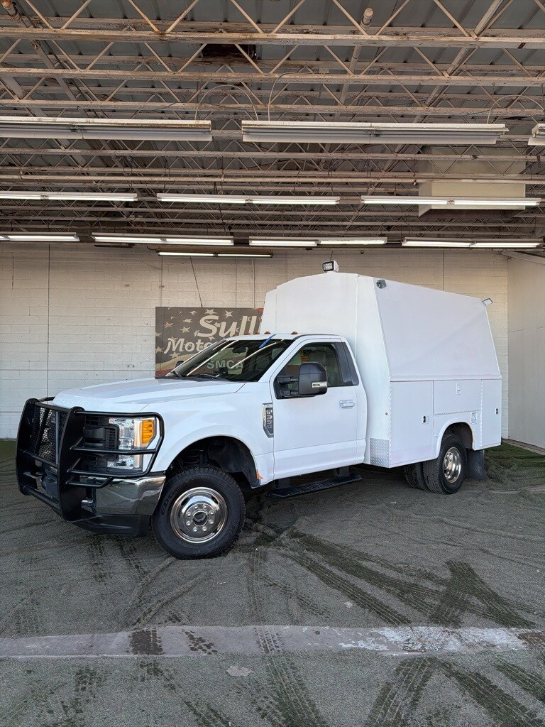 2017 Ford F-350 XL photo 3