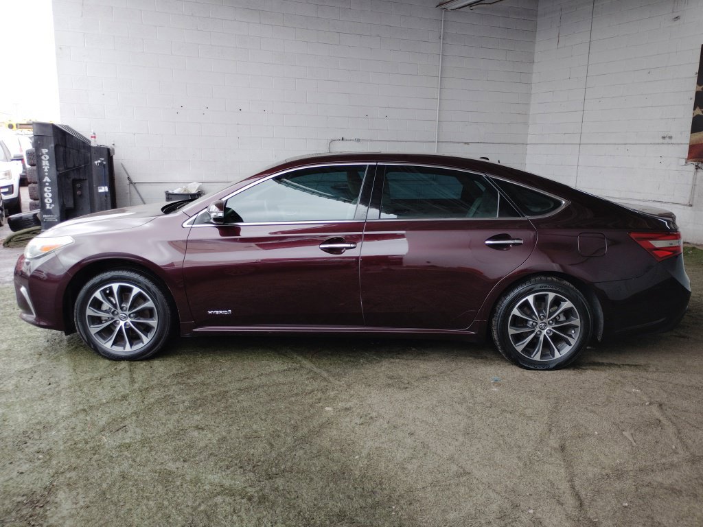 Used 2018 Toyota Avalon Hybrid XLE Premium Sedan