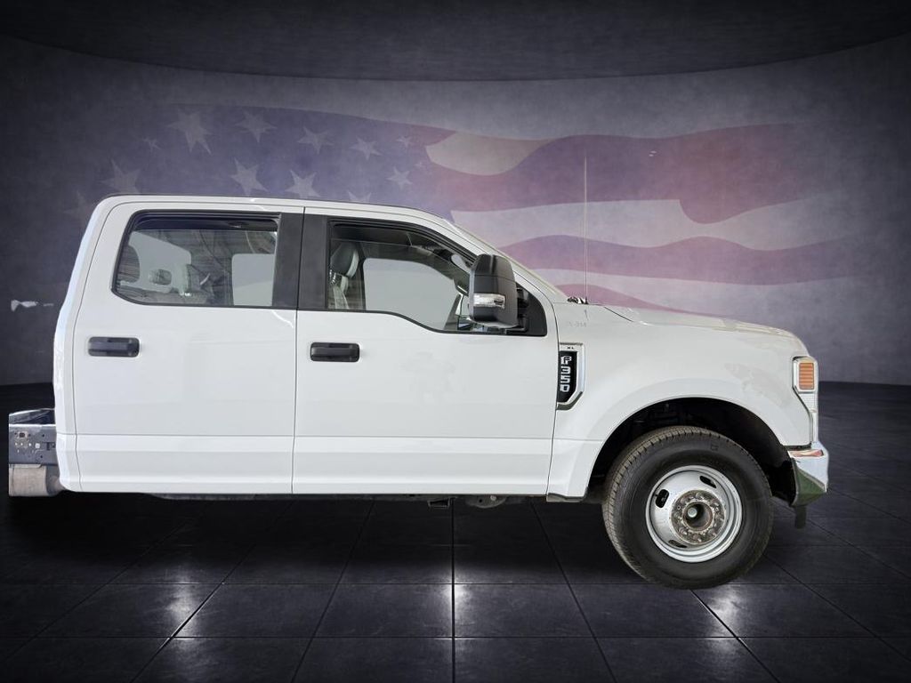 2020 Ford F-350 Super Duty Chassis Cab XL - Photo 8