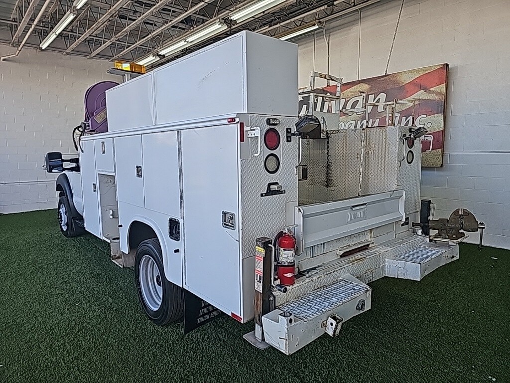 2013 Ford F-550 XL photo 3