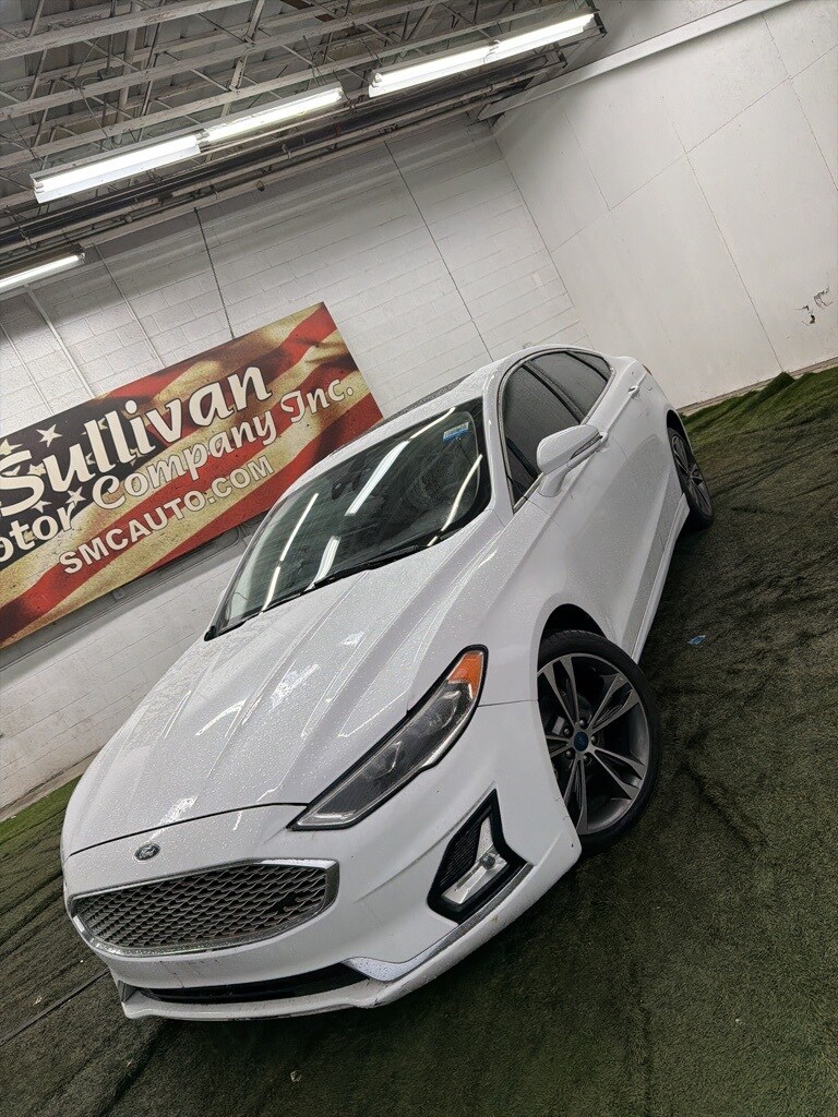 2020 Ford Fusion Titanium photo 2