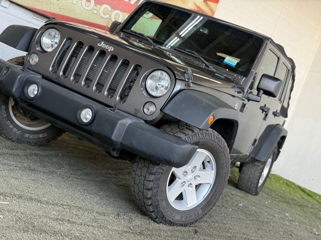 2018 Jeep Wrangler Unlimited Sport photo 2