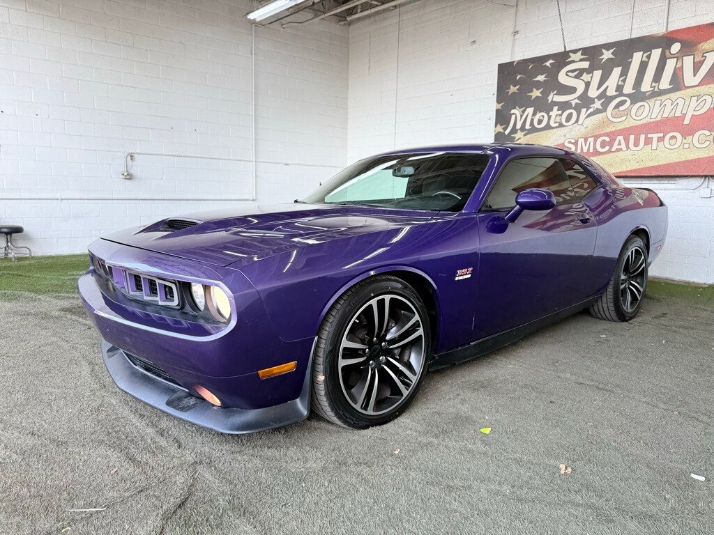 2013 Dodge Challenger SRT8 Core photo 4