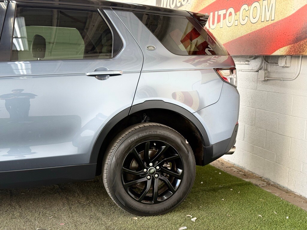2019 Land Rover Discovery Sport SE photo 3
