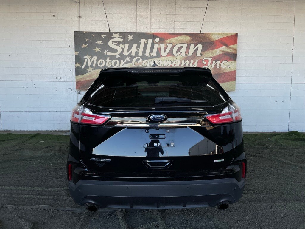 2020 Ford Edge SE photo 3