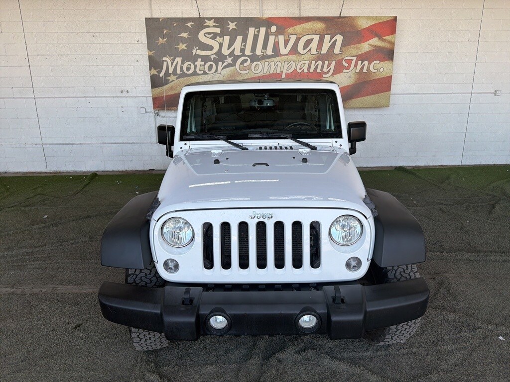 2016 Jeep Wrangler Unlimited Rubicon photo 2