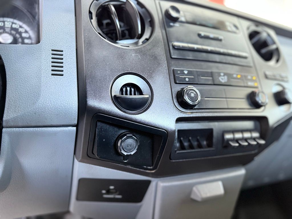 2015 Ford F-450 Super Duty Chassis Cab XL - Photo 29