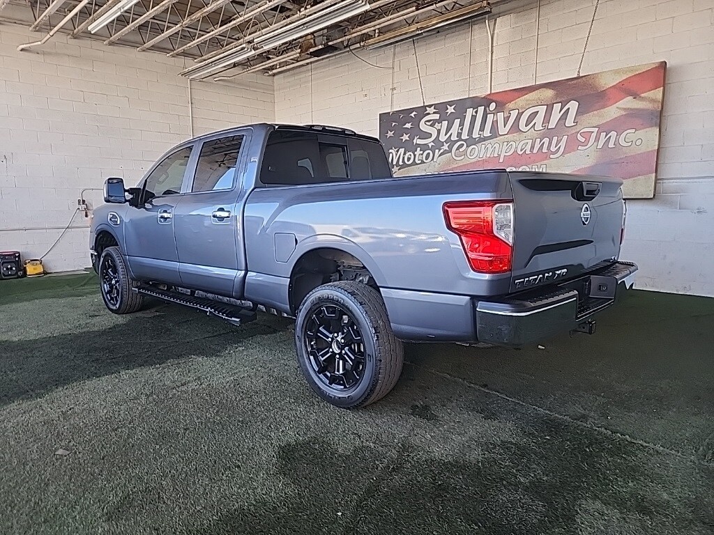 2016 Nissan Titan SV photo 3
