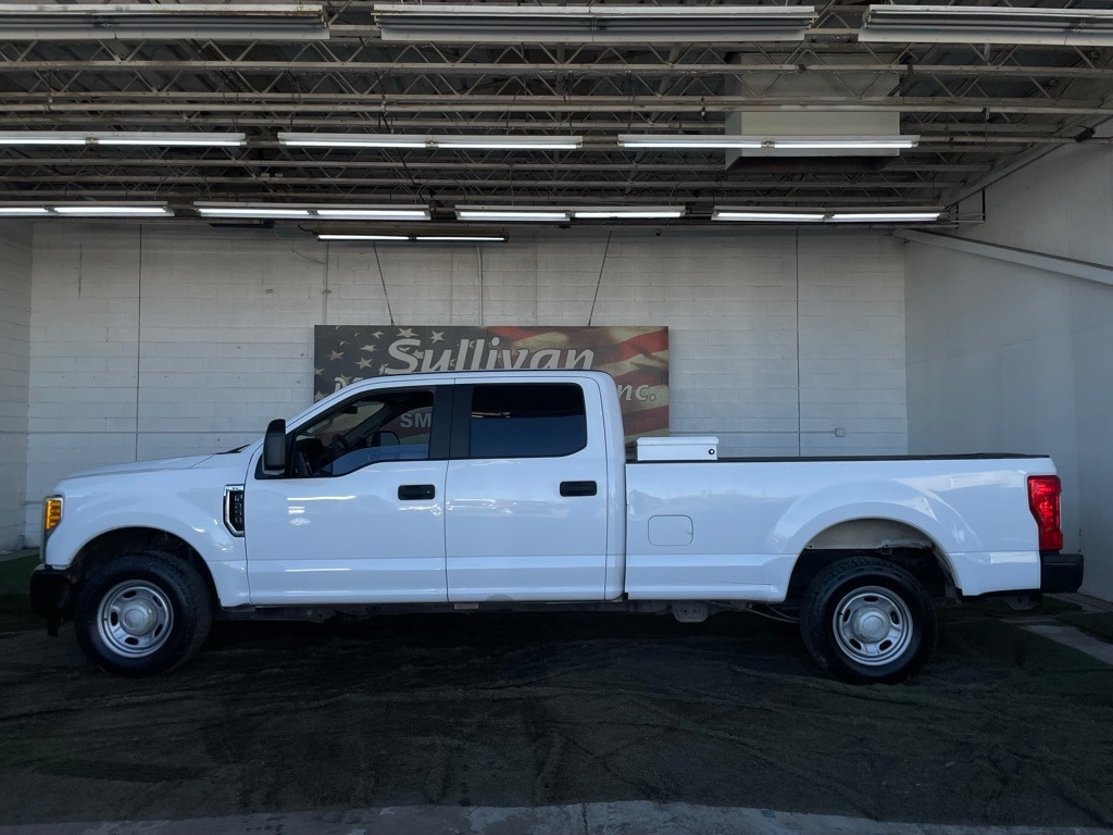 2017 Ford F-250 XL photo 2