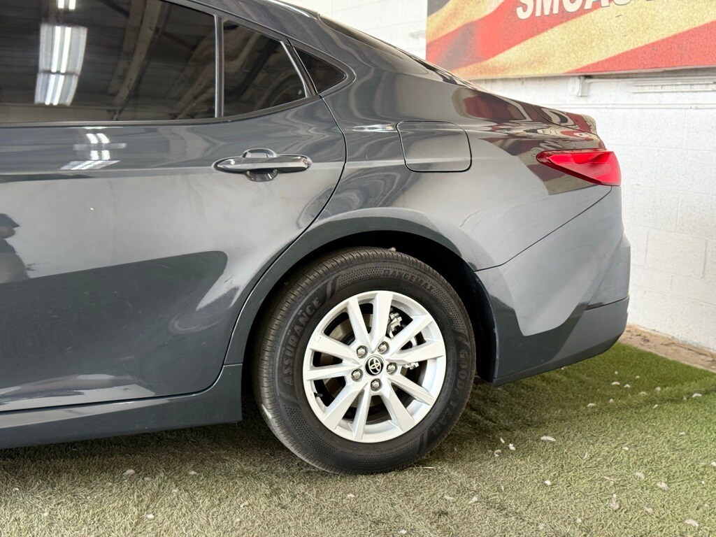 2025 Toyota Camry photo 3