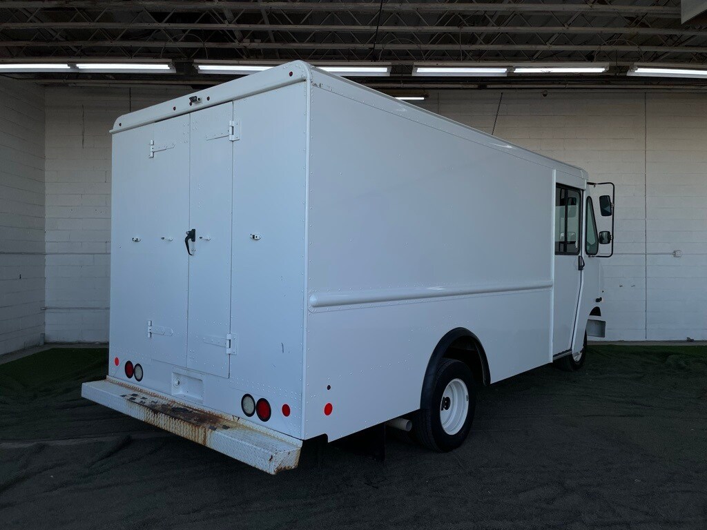2017 Ford E-350 Base photo 3