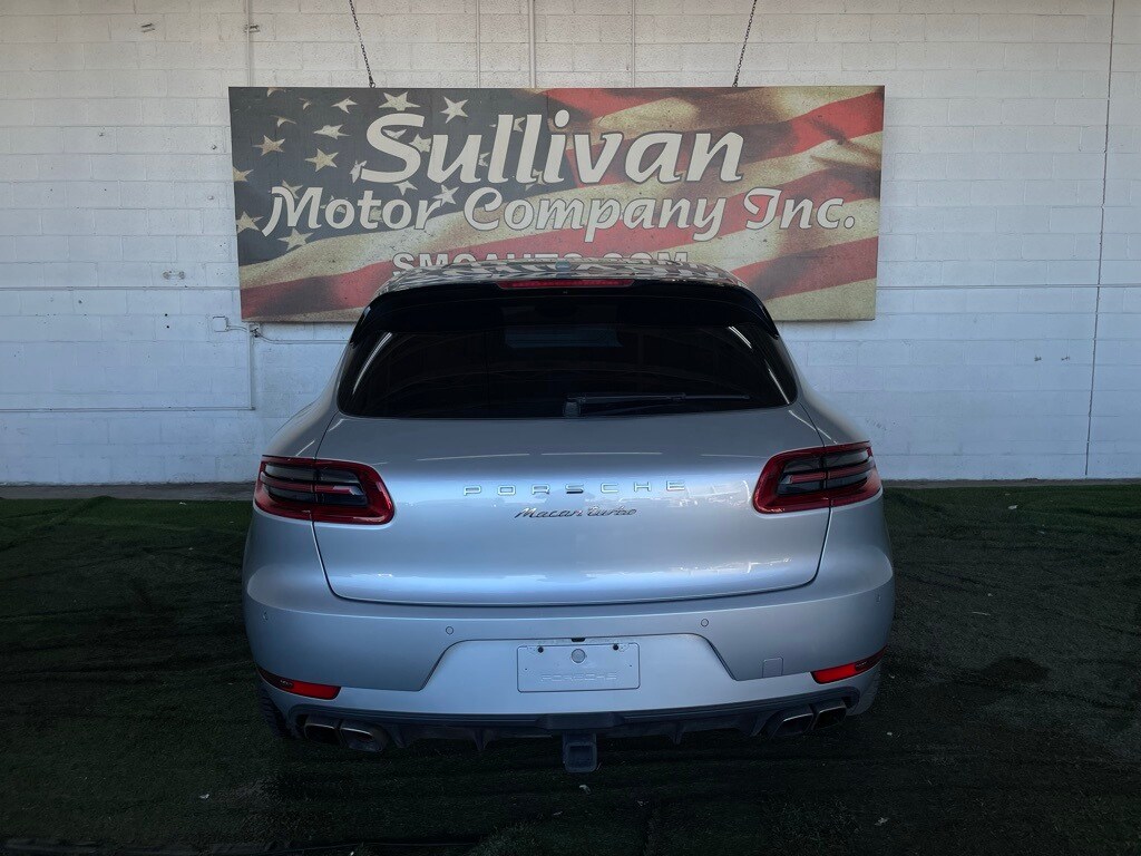 2016 Porsche Macan Turbo photo 4