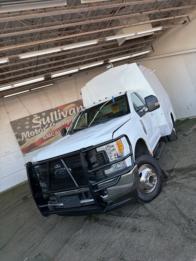 2017 Ford F-350 XL photo 2