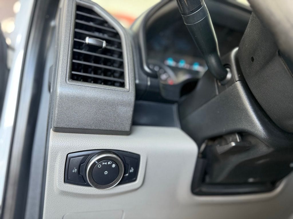 2020 Ford F-350 Super Duty Chassis Cab XL - Photo 18