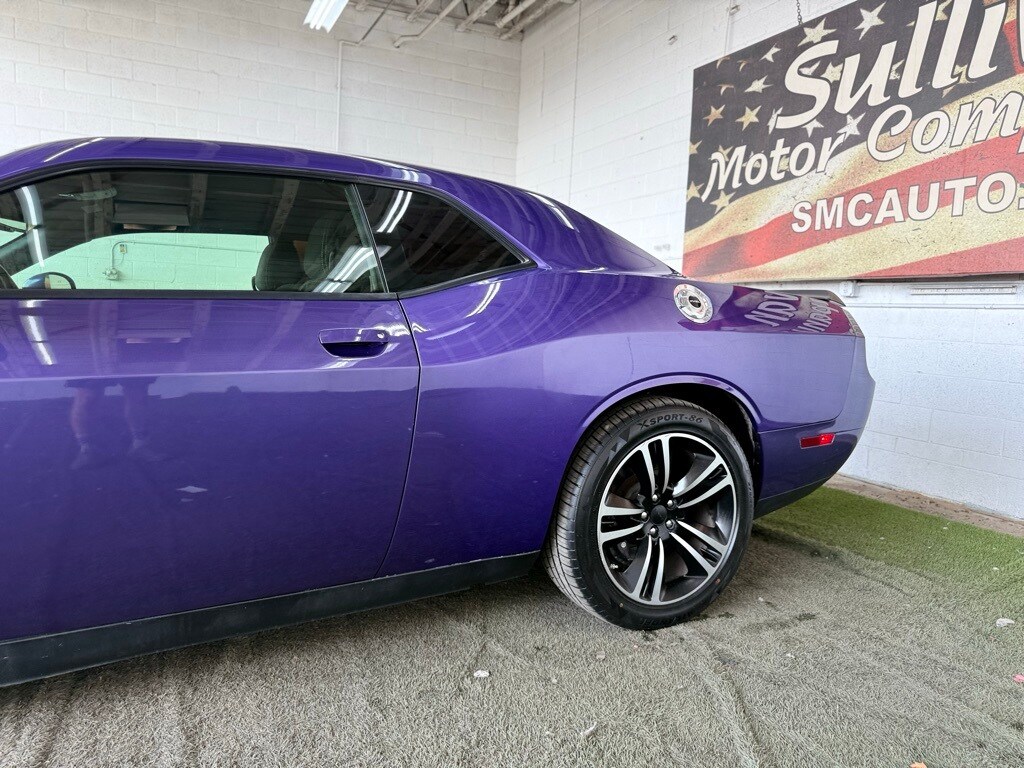 2013 Dodge Challenger SRT8 Core photo 3