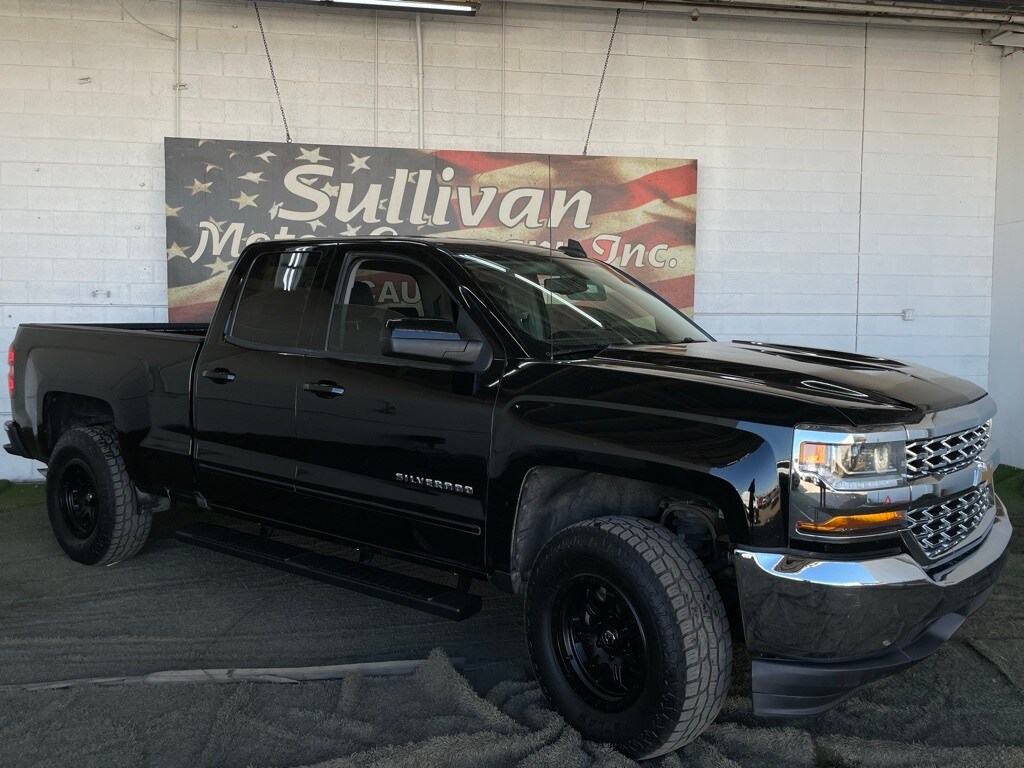 2019 Chevrolet Silverado 1500 LT photo 2