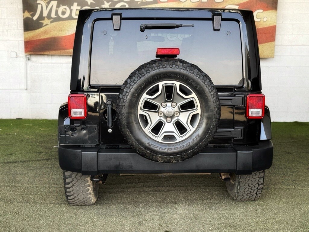 2013 Jeep Wrangler Unlimited Rubicon photo 3