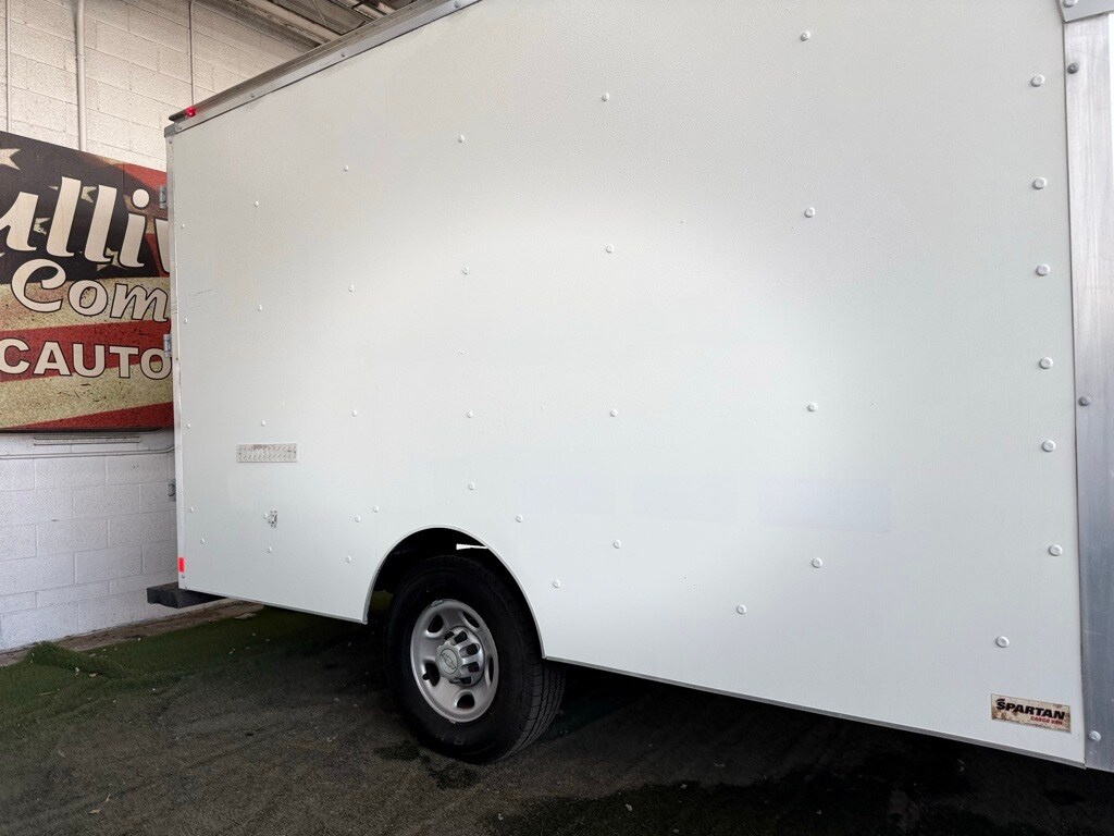 2018 Chevrolet Express Cutaway Work Van photo 4