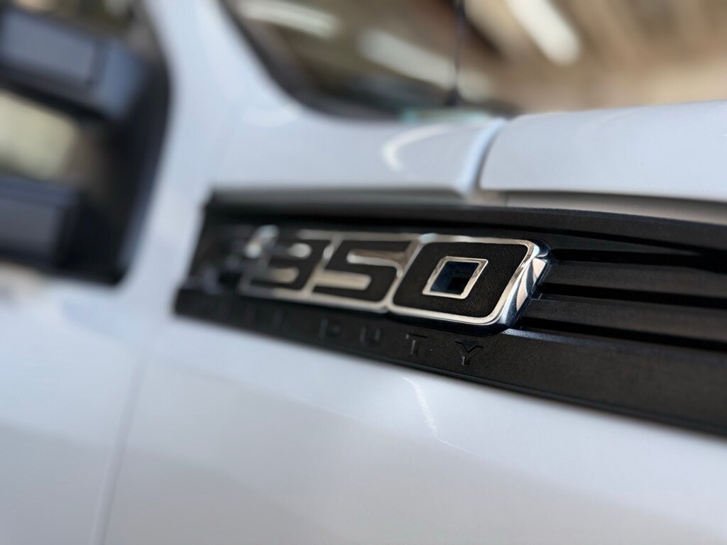 2016 Ford F-350 XL photo 4