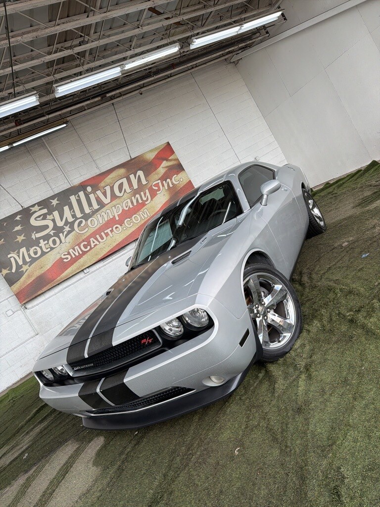 2012 Dodge Challenger R/T photo 2