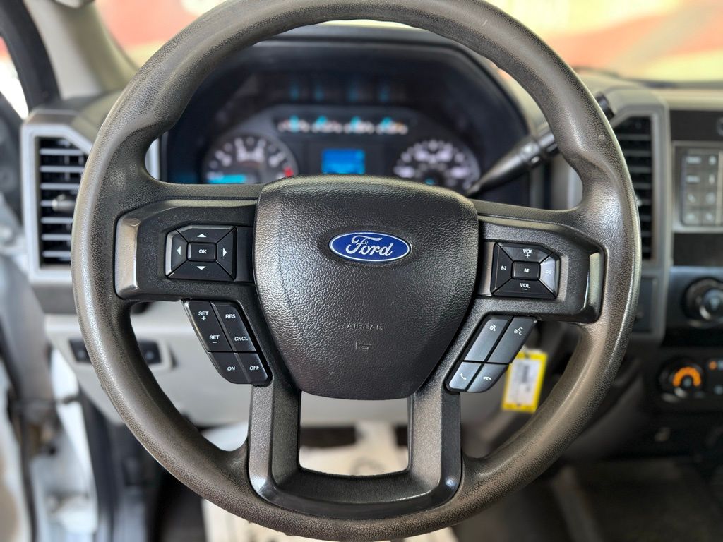 2020 Ford F-350 Super Duty Chassis Cab XL - Photo 17