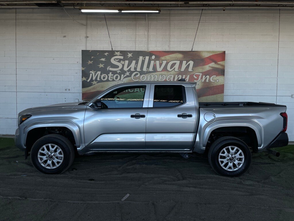 2025 Toyota Tacoma SR photo 4