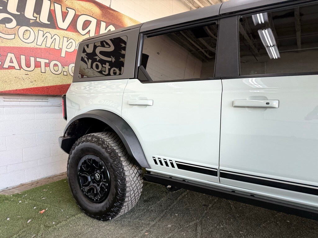 2021 Ford Bronco First Edition photo 2