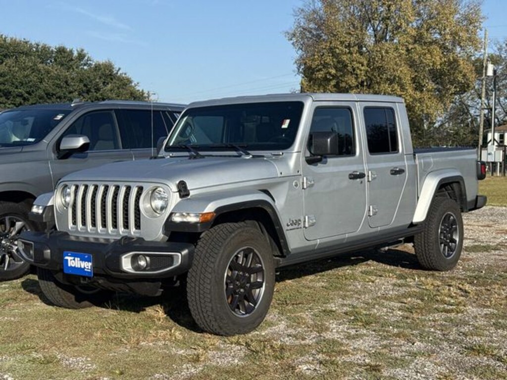 Used 2023 Jeep Gladiator Overland Truck