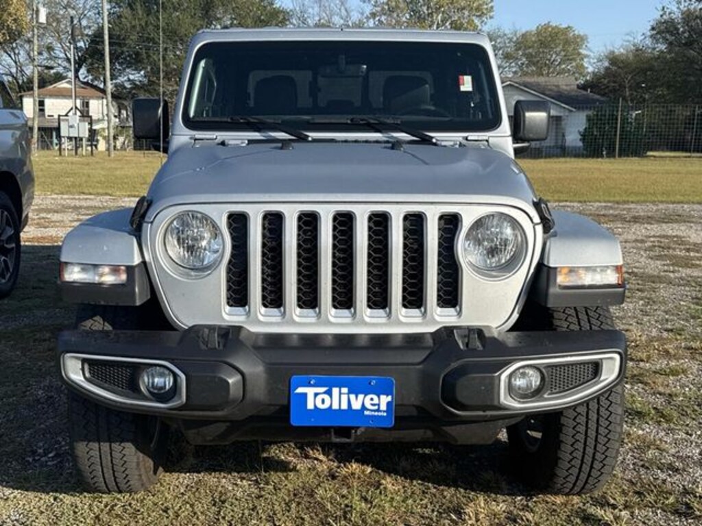 Used 2023 Jeep Gladiator Overland Truck