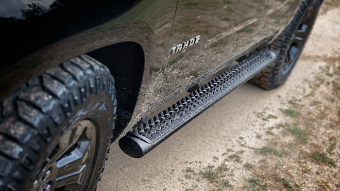 2017-Chevy-Tahoe-Running-Boards (700x394) (700x394).jpg