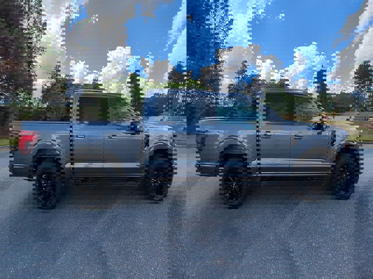 2025 Ford F-150 XLT photo 3