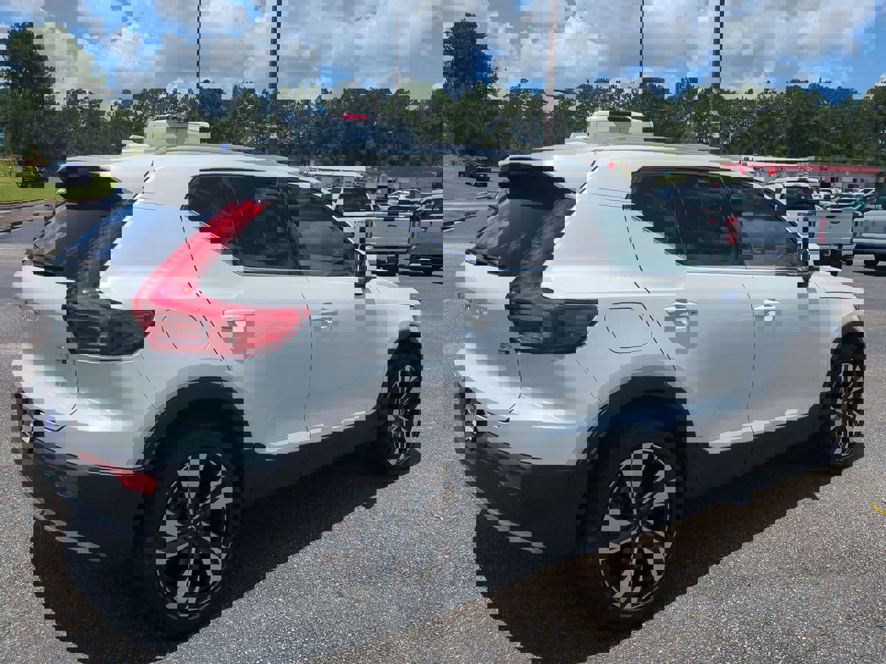 2024 Volvo XC40 Plus photo 4