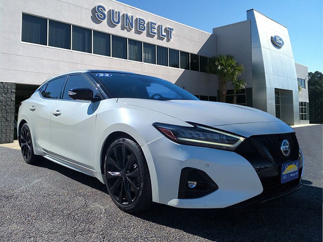 2022 Nissan Maxima SR's photo