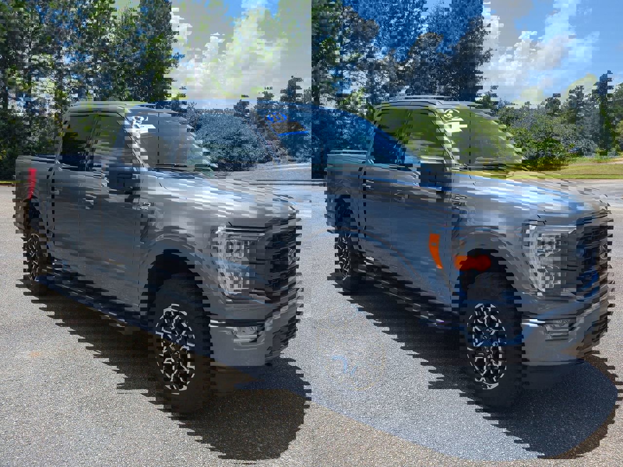 2023 Ford F-150 XLT photo 2