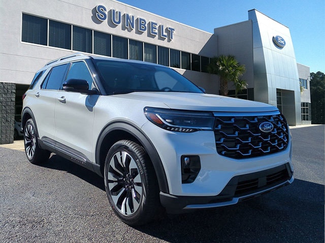 2026 Ford Explorer Platinum's photo