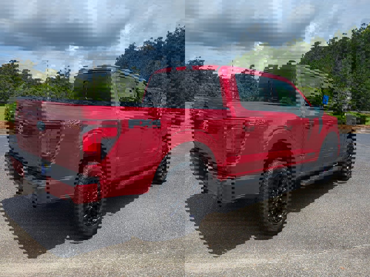 2025 Ford F-150 XLT photo 4