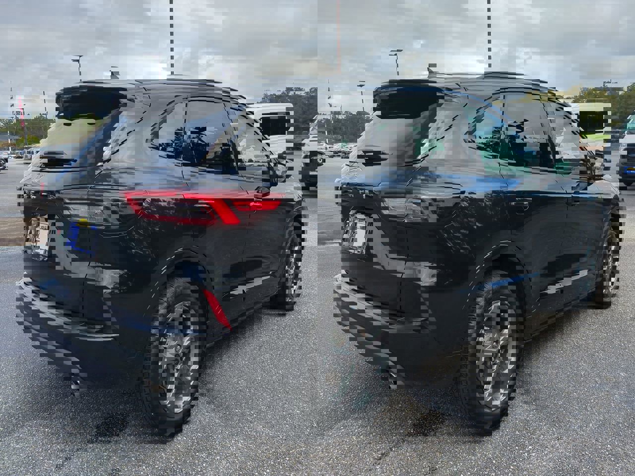 2023 Ford Escape ST-Line photo 4